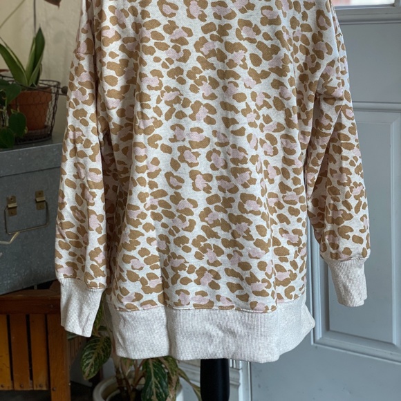 Aerie XSmall Leopard Crew Neck sweater - Picture 3 of 6